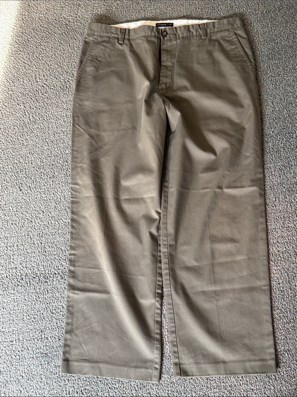 Dockers Classic Fit Khaki Pants. Size 38x29.